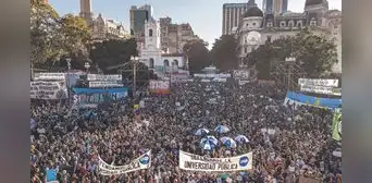 Argentina se levanta en defensa de sus universidades Argentina se levanta en defensa de sus universidades