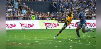 ¡Se repartieron los puntos! Barcelona SC empató 1-1 con Emelec por el clásico del astillero ¡Se repartieron los puntos! Barcelona SC empató 1-1 con Emelec por el clásico del astillero