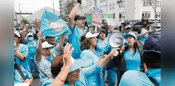Profesionales del sector salud protestan frente al MEF: exigen ascenso por tiempo de servicio Profesionales del sector salud protestan frente al MEF: exigen ascenso por tiempo de servicio
