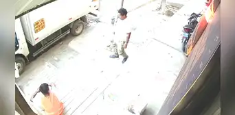 Piura: delincuentes desnudan y golpean a distribuidores para robarles 2.000 soles Piura: delincuentes desnudan y golpean a distribuidores para robarles 2.000 soles