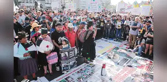 Marchan por justicia, trabajo digno y contra la corrupción Marchan por justicia, trabajo digno y contra la corrupción