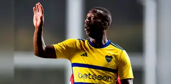 Los impresionantes números que llevaron a Luis Advíncula a renovar con Boca Juniors Los impresionantes números que llevaron a Luis Advíncula a renovar con Boca Juniors