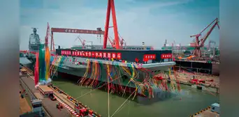 Este es el Fujian, el portaviones más grande y moderno de China que amenaza a Estados Unidos