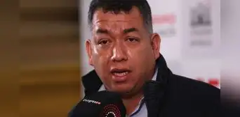 Revelan que esposa de Darwin Espinoza habría sido la tesorera de los congresistas denominados 'Los Niños' Revelan que esposa de Darwin Espinoza habría sido la tesorera de los congresistas denominados 'Los Niños'