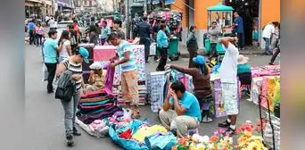 La verdadera historia del comercio en Lima: desde Polvos Azules hasta el Mercado Central