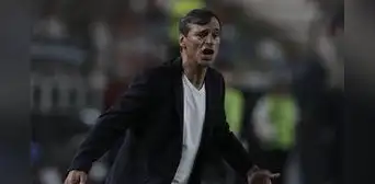 La terquedad de Bustos que le está costando a Universitario: jugadores cansados y cero rotación La terquedad de Bustos que le está costando a Universitario: jugadores cansados y cero rotación
