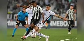 LDU perdió ante Botafogo, próximo rival de Universitario, y quedó colero del grupo D LDU perdió ante Botafogo, próximo rival de Universitario, y quedó colero del grupo D