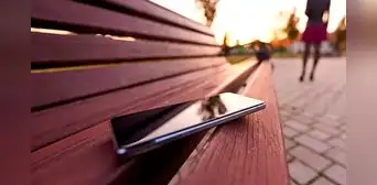 Conoce por qué no deberías recoger un celular que ves en el suelo: Estafa termina en extorsión Conoce por qué no deberías recoger un celular que ves en el suelo: Estafa termina en extorsión