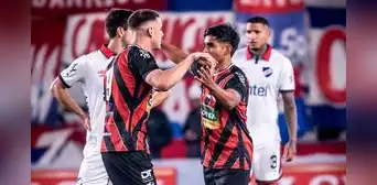 ¡Sorpresa! Fénix goleó 4-1 a Nacional por la fecha 12 del Torneo Apertura de Uruguay 2024 ¡Sorpresa! Fénix goleó 4-1 a Nacional por la fecha 12 del Torneo Apertura de Uruguay 2024