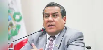 Adrianzén asegura que Eficcop y Diviac funcionan "perfectamente" pese a disolución de equipo especial PNP Adrianzén asegura que Eficcop y Diviac funcionan "perfectamente" pese a disolución de equipo especial PNP