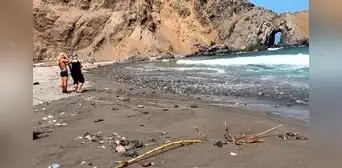 Feminicidio en Cañete: policía encuentra cuerpo de mujer decapitada en playa Boca del Río en Mala