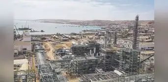 Petroperú: entre la privatización y una reestructuración integral Petroperú: entre la privatización y una reestructuración integral