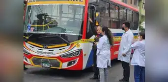 Balacera dentro de bus en el Agustino: delincuentes intentaron robar a pasajeros y dispararon contra chofer Balacera dentro de bus en el Agustino: delincuentes intentaron robar a pasajeros y dispararon contra chofer