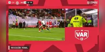 Universitario se salvó con polémica: el presunto penal que no le cobraron a Cienciano al último minuto Universitario se salvó con polémica: el presunto penal que no le cobraron a Cienciano al último minuto