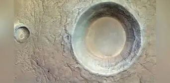 Astrónomos encuentran cráter en el planeta Marte: se encontró en un lugar que duplica el tamaño del desierto de Sahara Astrónomos encuentran cráter en el planeta Marte: se encontró en un lugar que duplica el tamaño del desierto de Sahara