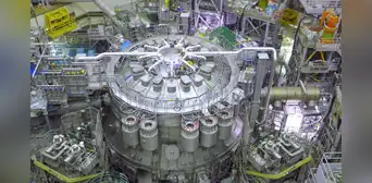 El gigantesco reactor de fusión nuclear más potente del mundo: calienta plasma a 200 millones de °C