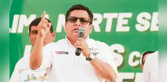Ministro de Salud se muestra en contra de que Fiscalía investigue a Dina Boluarte: Genera inestabilidad