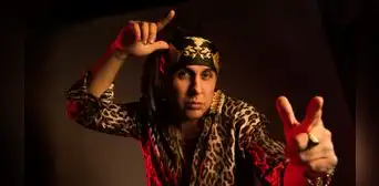 Patrick Romantik, el peruano detrás de grandes éxitos de Becky G y Thalía lanza disco de cumbia Patrick Romantik, el peruano detrás de grandes éxitos de Becky G y Thalía lanza disco de cumbia