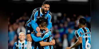 Gremio goleó 4-0 a The Strongest y sueña con la clasificación a octavos de la Copa Libertadores