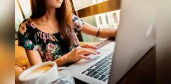El trabajo remoto en Estados Unidos dónde pagan 21 dólares la hora: ¿Cómo postular?