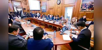 Premier Gustavo Adrianzén rehúye al debate técnico con los presidentes de reguladores Premier Gustavo Adrianzén rehúye al debate técnico con los presidentes de reguladores