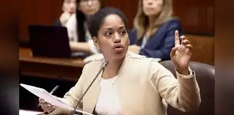 Fujimorista Rosangella Barbarán pide reducir impuestos a congresistas que estudian maestrías y diplomados Fujimorista Rosangella Barbarán pide reducir impuestos a congresistas que estudian maestrías y diplomados