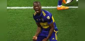 Advíncula elige su mejor gol con Boca e hinchas lo llenan de elogios: "Me duele el corazón todavía"