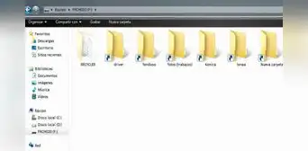 ¿Un virus cambió los archivos de tu USB por un acceso directo? Así recuperas todo sin formatear