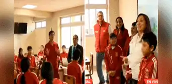 Escolar da la bienvenida a Dina Boluarte en inglés y la presidenta se queda en silencio: "Aún me falta estudiar"