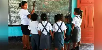 Minedu revela que los escolares de esta región del Perú no logran el nivel satisfactorio en materias básicas Minedu revela que los escolares de esta región del Perú no logran el nivel satisfactorio en materias básicas