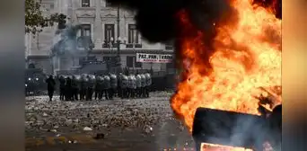 Protestas en Argentina EN VIVO: Gobierno llama "terroristas" a manifestantes y denuncia intento de "golpe de Estado" Protestas en Argentina EN VIVO: Gobierno llama "terroristas" a manifestantes y denuncia intento de "golpe de Estado"