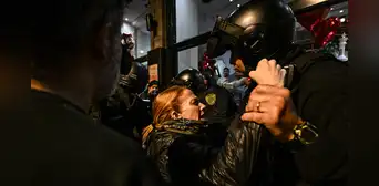 Autos incendiados, balas de goma y más: estas son las impactantes imágenes de la jornada de protesta en Argentina Autos incendiados, balas de goma y más: estas son las impactantes imágenes de la jornada de protesta en Argentina
