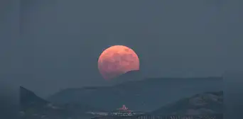 Luna de Fresa 2024: cuándo se verá el evento astronómico de junio que llega con el invierno en Sudamérica Luna de Fresa 2024: cuándo se verá el evento astronómico de junio que llega con el invierno en Sudamérica