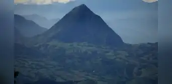 No está en Egipto ni en México: la pirámide natural más grande del mundo se encuentra en Sudamérica