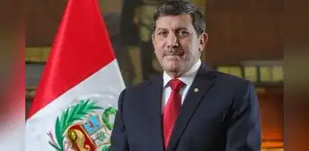 Exministro del Defensa Jorge Chávez es acusado de agredir física y psicológicamente a su expareja Exministro del Defensa Jorge Chávez es acusado de agredir física y psicológicamente a su expareja