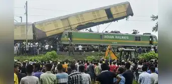 Tragedia en la India: al menos 8 muertos y más de 50 heridos deja brutal choque entre 2 trenes Tragedia en la India: al menos 8 muertos y más de 50 heridos deja brutal choque entre 2 trenes