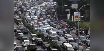 Bogotá, Medellín y Cali entre las 50 urbes con mayor congestión vehicular a nivel mundial: más de 145 horas perdidas al año Bogotá, Medellín y Cali entre las 50 urbes con mayor congestión vehicular a nivel mundial: más de 145 horas perdidas al año