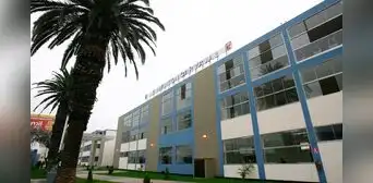 Descubren una huaca bajo colegio emblemático de Lima: restos están en riesgo por obras de cancha deportiva Descubren una huaca bajo colegio emblemático de Lima: restos están en riesgo por obras de cancha deportiva