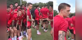 Oliver Sonne 'parchó' a Christian Cueva tras recibir un lapo en el entrenamiento de la selección Oliver Sonne 'parchó' a Christian Cueva tras recibir un lapo en el entrenamiento de la selección