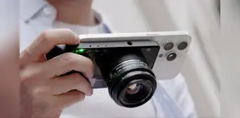 ¿Tu teléfono no toma buenas fotos? Este accesorio convierte tu smartphone en una cámara profesional ¿Tu teléfono no toma buenas fotos? Este accesorio convierte tu smartphone en una cámara profesional