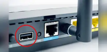 ¿Tu router tiene un puerto USB? Descubre para qué sirve y todas las funcionalidades que tiene
