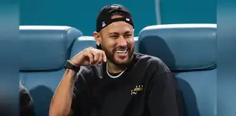 Neymar incendió las redes al escoger al futbolista más feo con el que jugó: Al menos es divertido Neymar incendió las redes al escoger al futbolista más feo con el que jugó: Al menos es divertido