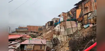 Cerro se derrumba en Ventanilla: 1 mujer herida y 7 viviendas afectadas en Mi Perú Cerro se derrumba en Ventanilla: 1 mujer herida y 7 viviendas afectadas en Mi Perú