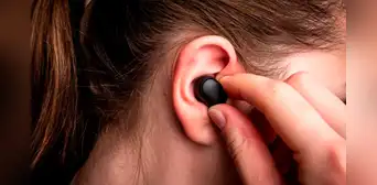 ¿Usas audífonos? Estos son los riesgos de no limpiarlos y cómo debes hacerlo sin que se dañen ¿Usas audífonos? Estos son los riesgos de no limpiarlos y cómo debes hacerlo sin que se dañen