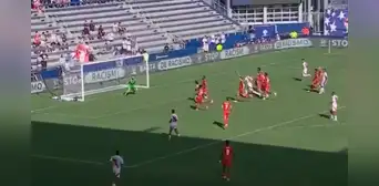 ¡No le sale nada a Lapadula! El 'Bambino' marcó el 1-0, pero se lo anularon por off-side ¡No le sale nada a Lapadula! El 'Bambino' marcó el 1-0, pero se lo anularon por off-side
