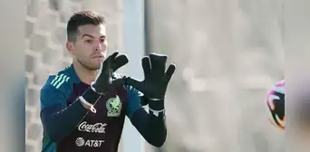 ¿Por qué Julio González usa un guante con '4 dedos'? Esta es la peculiar razón ¿Por qué Julio González usa un guante con '4 dedos'? Esta es la peculiar razón