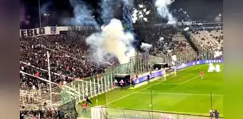 Suspenden el Universitario vs. Colo-Colo: hinchas del Cacique lanzaron fuegos artificiales a los aficionados cremas Suspenden el Universitario vs. Colo-Colo: hinchas del Cacique lanzaron fuegos artificiales a los aficionados cremas
