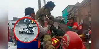 Policías motorizados chocan contra camioneta en SJM: uno de ellos salió volando Policías motorizados chocan contra camioneta en SJM: uno de ellos salió volando