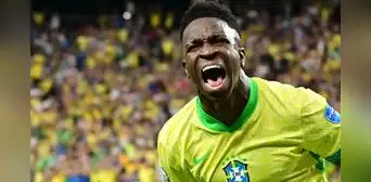 Vinícius ESTALLA contra la Conmebol y LAPIDA a los árbitros tras la goleada contra Paraguay Vinícius ESTALLA contra la Conmebol y LAPIDA a los árbitros tras la goleada contra Paraguay