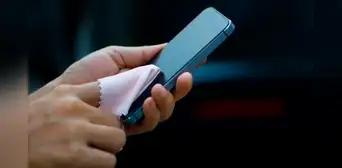 ¿Quieres limpiar la pantalla de tu PC o teléfono? Usa estos materiales y evita dañar el panel ¿Quieres limpiar la pantalla de tu PC o teléfono? Usa estos materiales y evita dañar el panel
